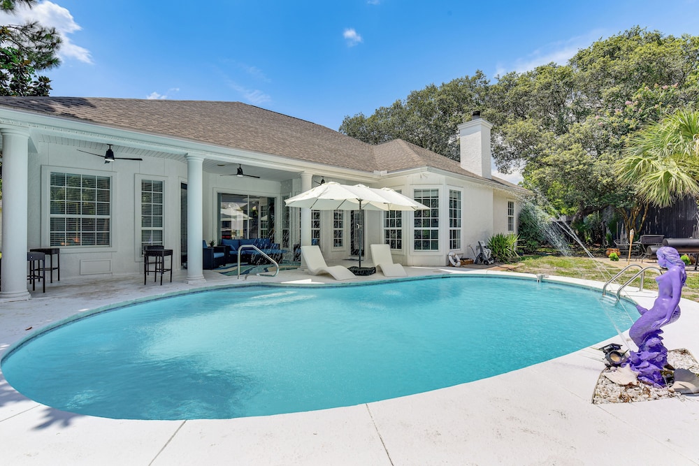 2 Mi to Beach: Luxe PCB Escape w/ Outdoor Space!