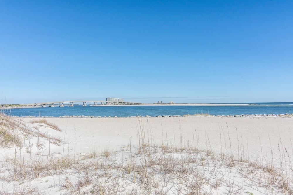 Grand Pointe 602