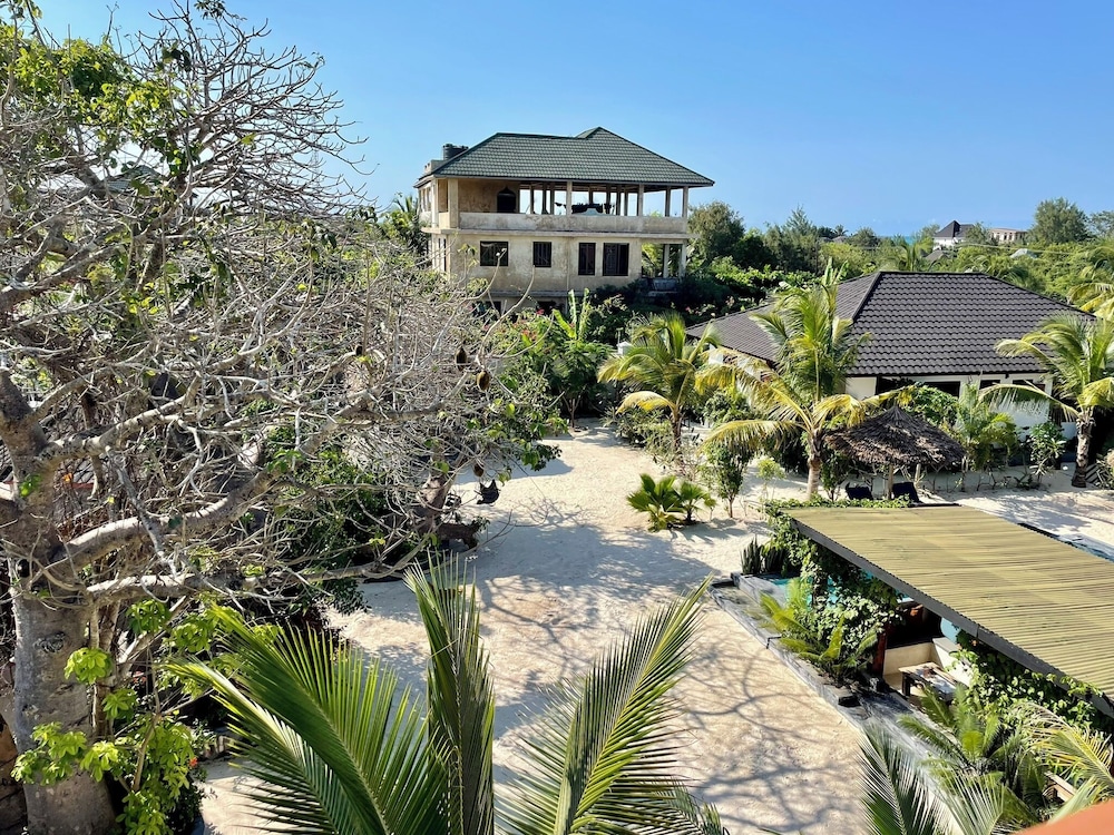Baobab Bungalows