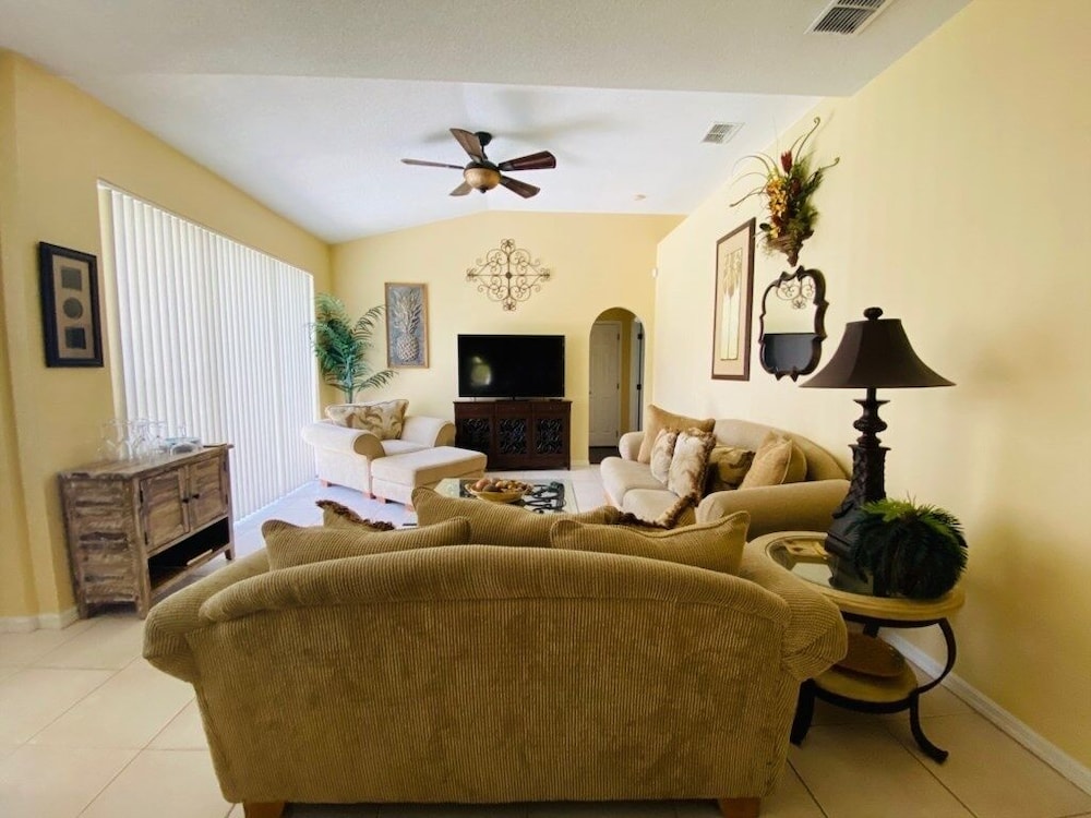 Southern Dunes Golf Views! 5 Bedroom Home by RedAwning