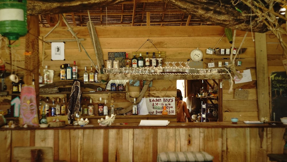Driftwood Hostel and Bungalows