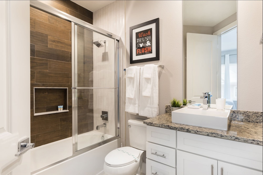 Summerville Vacation Homes by Columbia Management