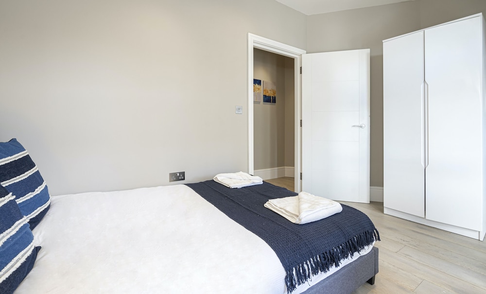 Superb Apartments opp Edgware Rd Station