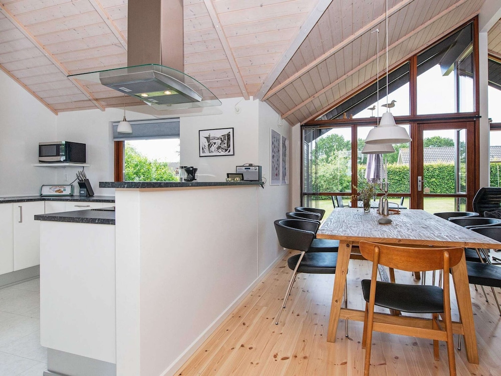 8 Person Holiday Home in Ebeltoft-by Traum