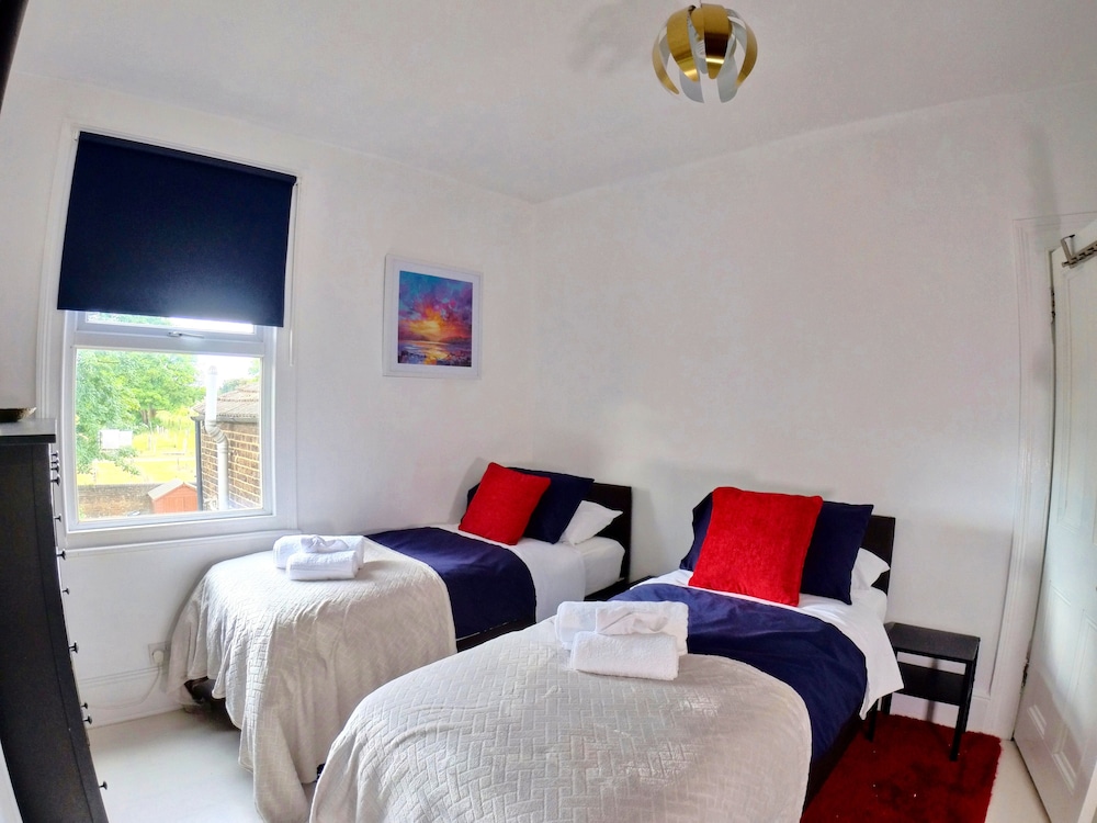Lovely Large London Apartment, Near Stratford