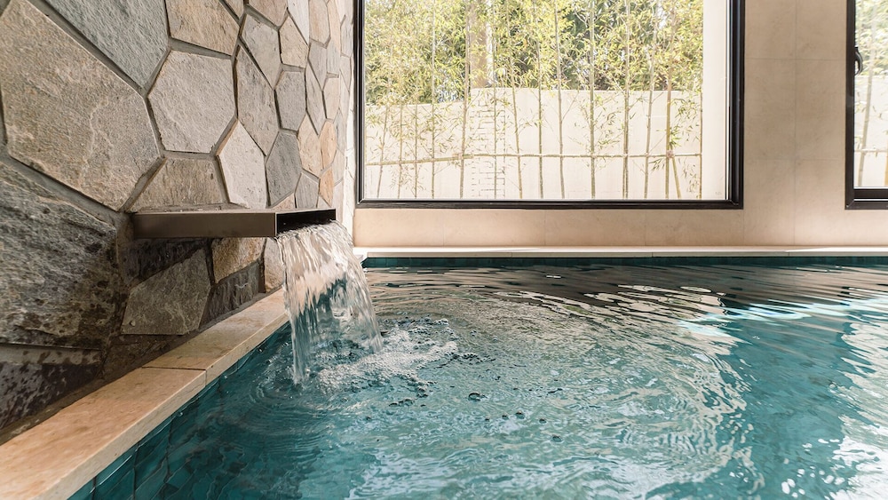 Albescent Pool Villa