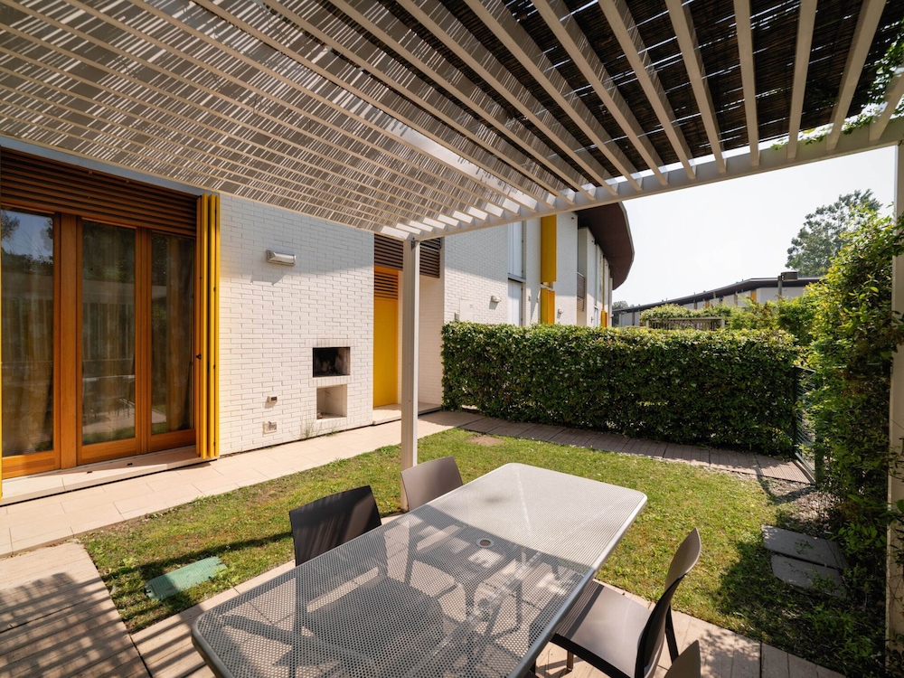 Apartment in Albarella Near Sandy Beach view 4