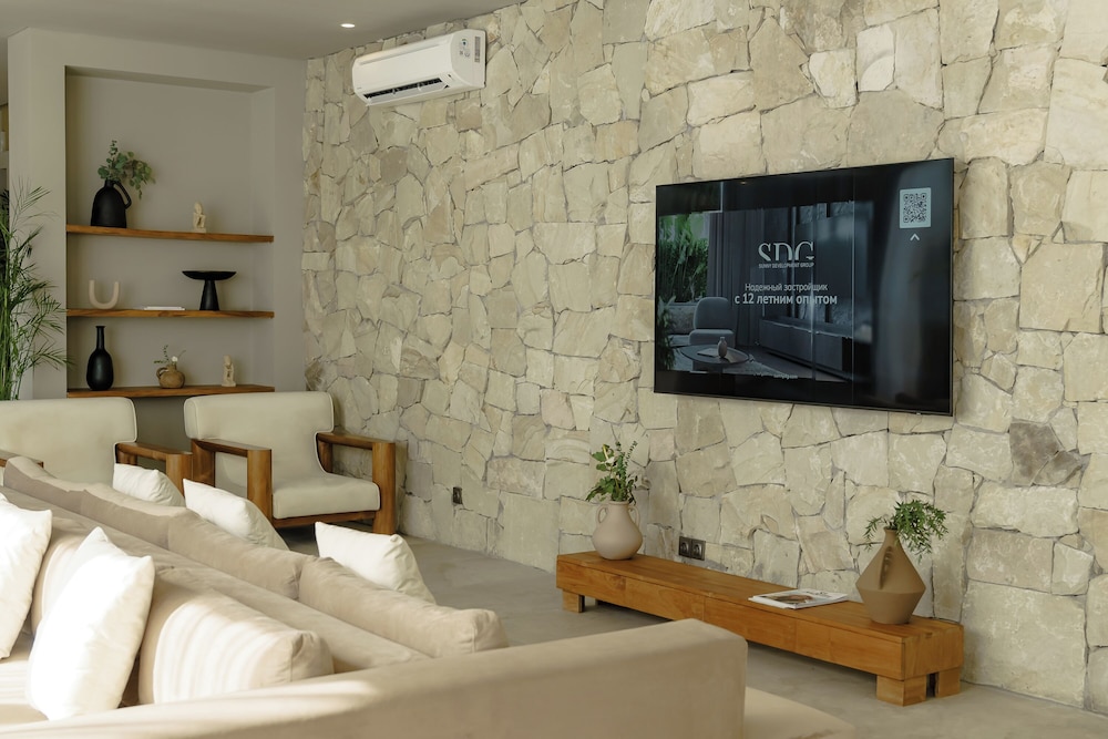 AMO Residences