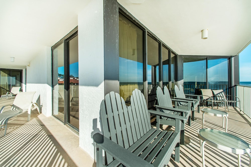 Leeward 308 at Edgewater