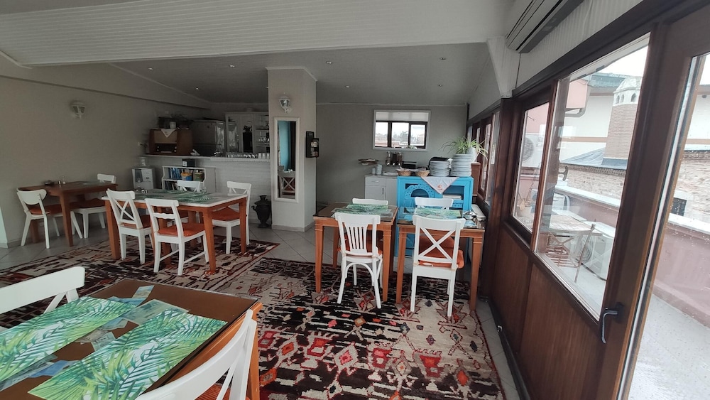 Hotel Turkoman becomes Turkoman Otel. - Image 26