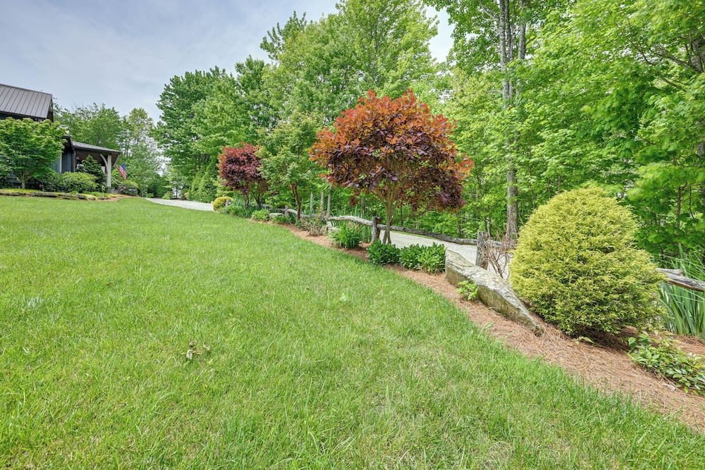 On 22 Acres: Cullowhee Craftsman Home w/ Mtn Views