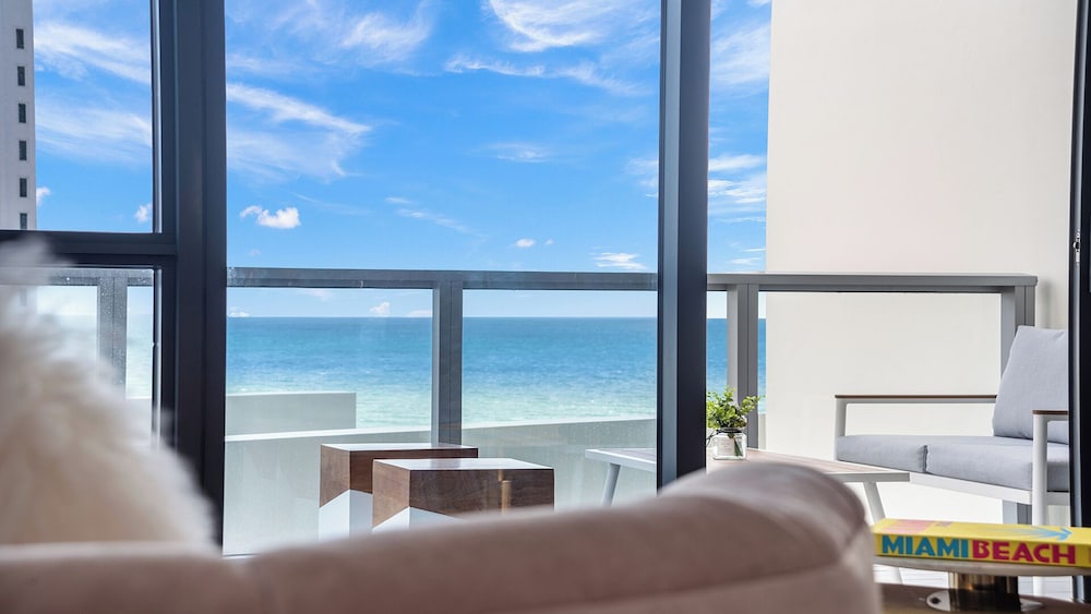 Luxury Vacation Rentals in South Beach by LRMB