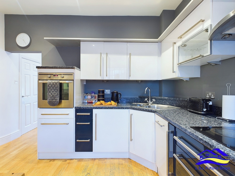 2br-sleeps4-citycentre-freeparking