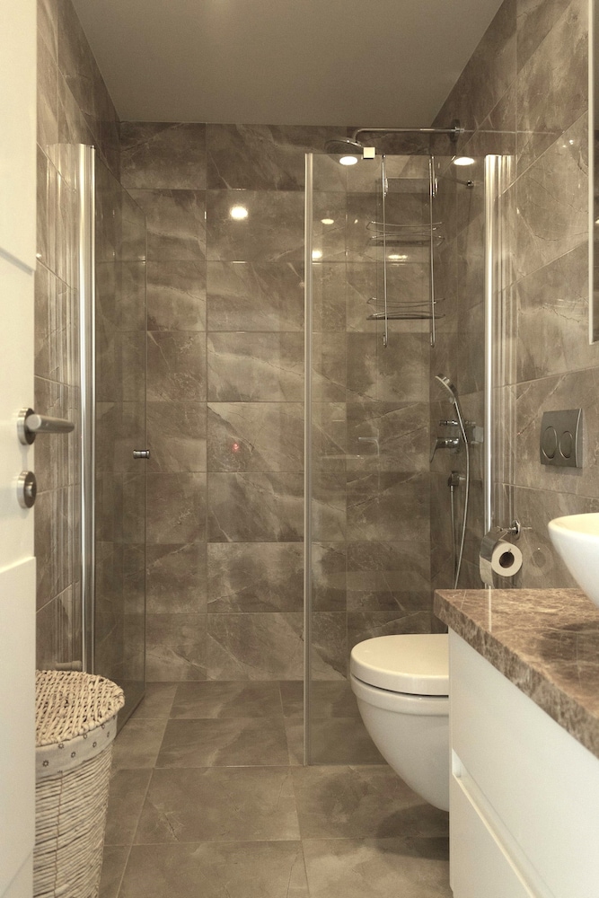 Elegant Two-bedroom Apartment in Upscale Surroundings