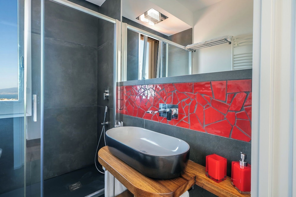 Luxury Levaina Villa, Sleeps 8 on the Amalfi Coast