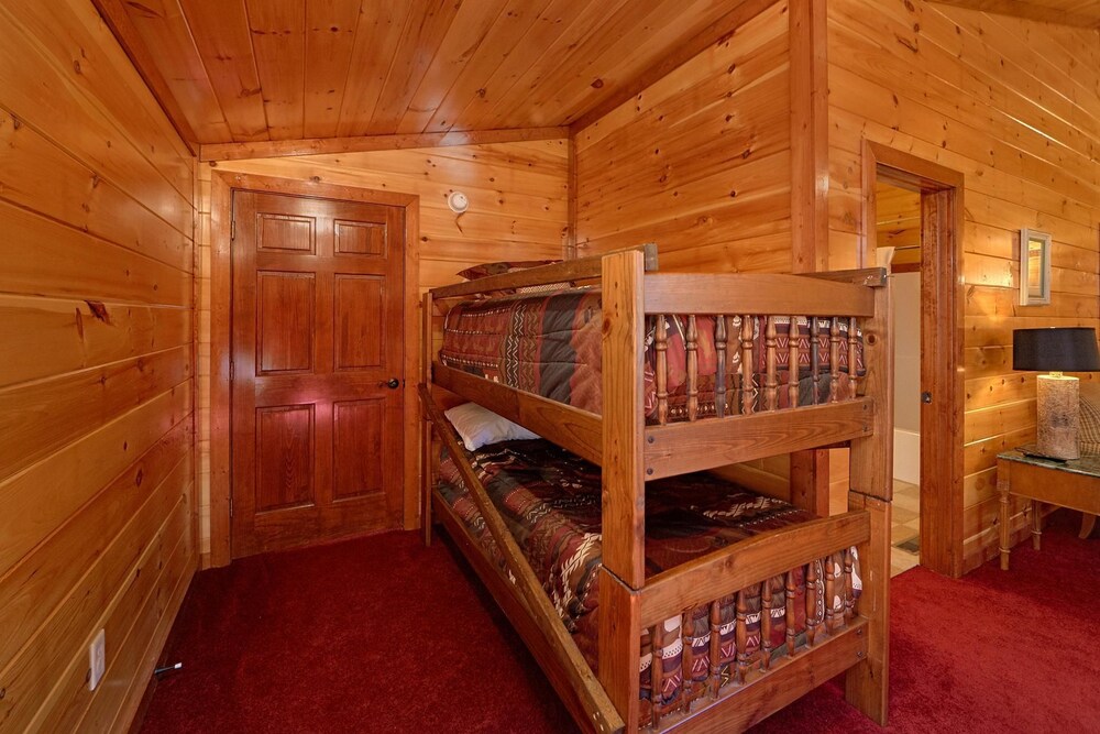 Sweet Tranquility Pool Lodge Apartment 4