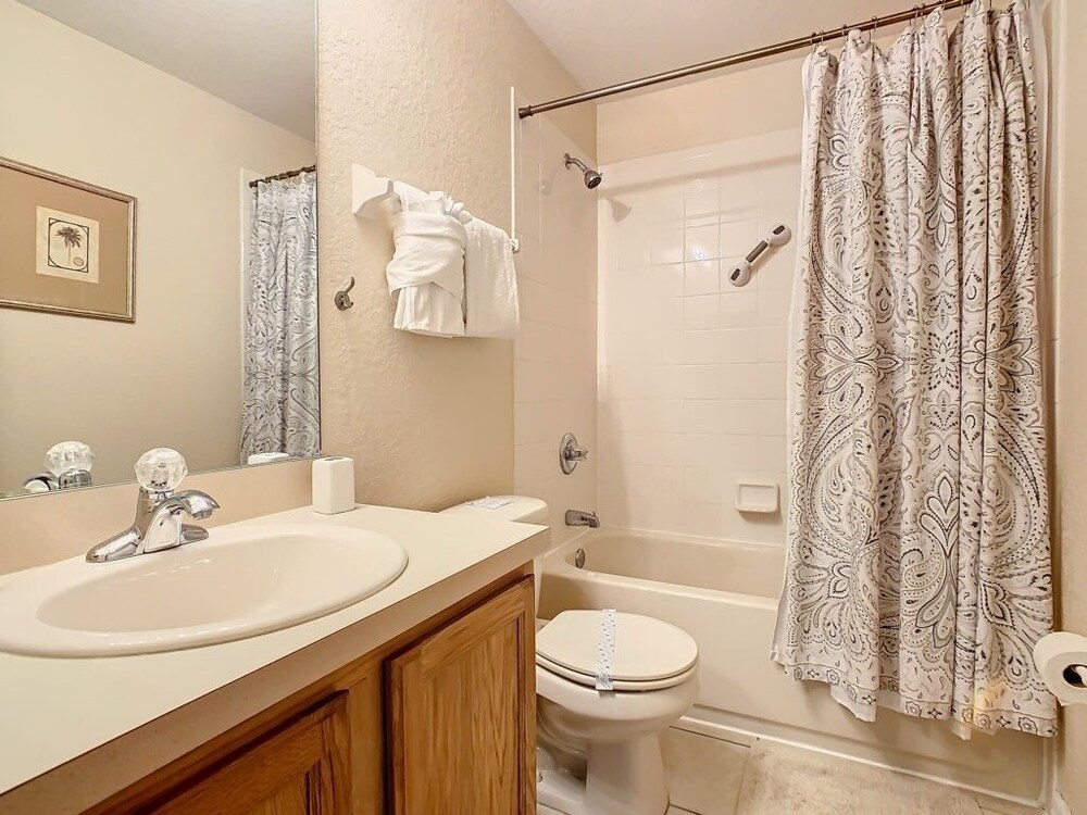 Regal Oaks Getaway: 4br Home Close To Disney & Old Town 4 Bedroom Townhouse