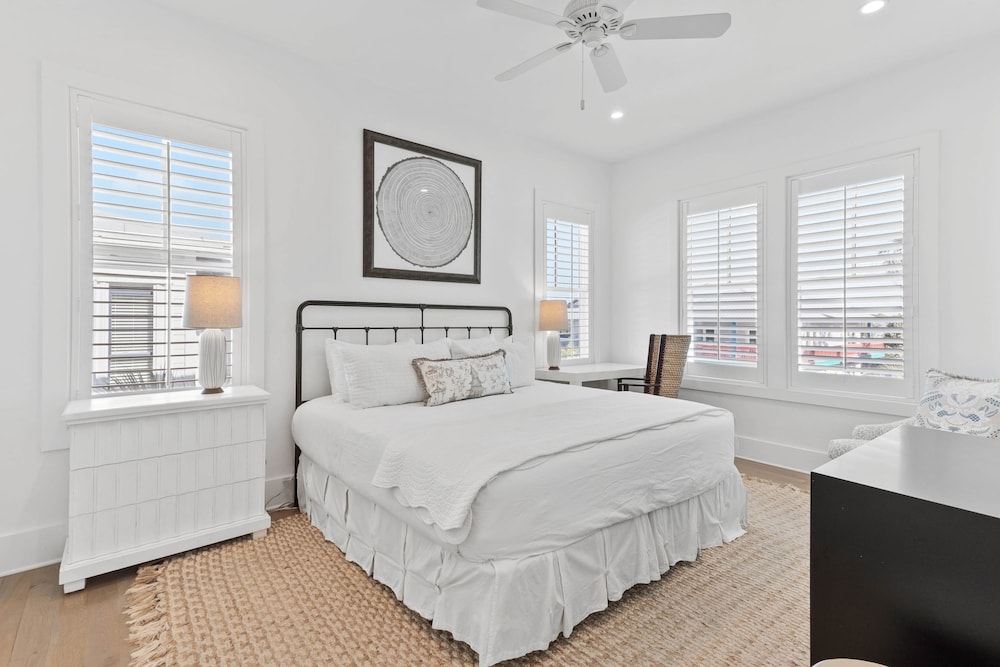 Grayt Digs by Avantstay Next to Beach Oceanview