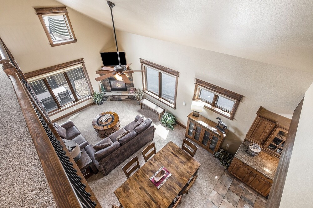 Twin Pines -- Ev 6123 3 Bedroom Townhouse by RedAwning - Property Image 8