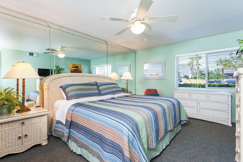 Jacksonville Beach Costa Verde 2319-102 by Distinctive Beach Rentals