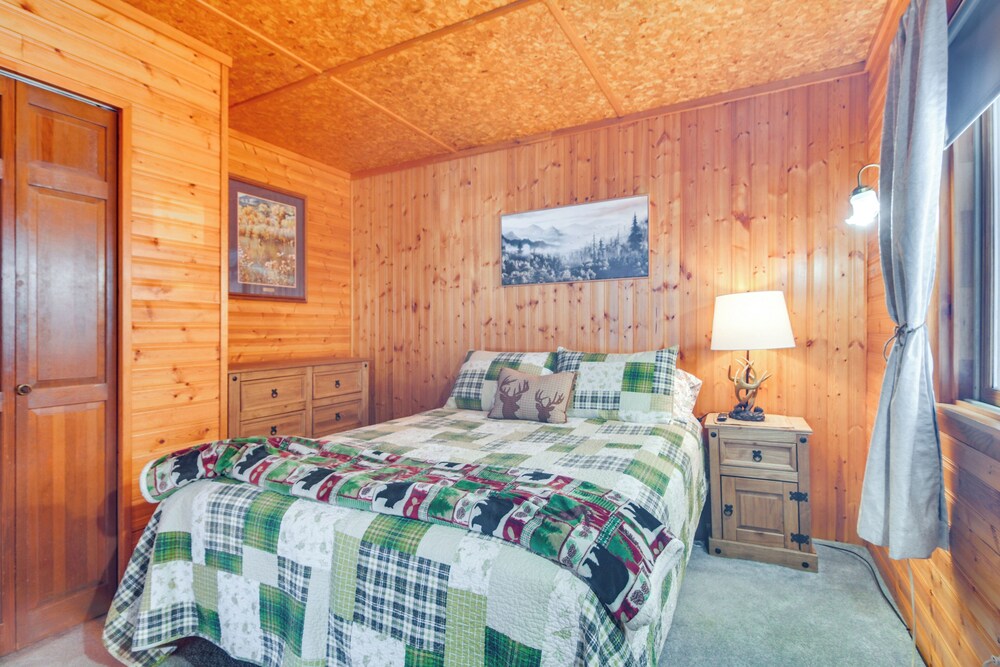 Pond & Snowmobile Trails On-site: Errol Escape!