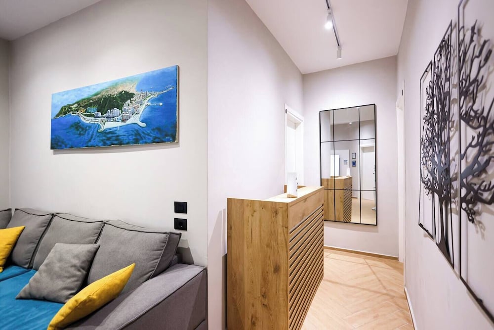 Grandstay Central 101