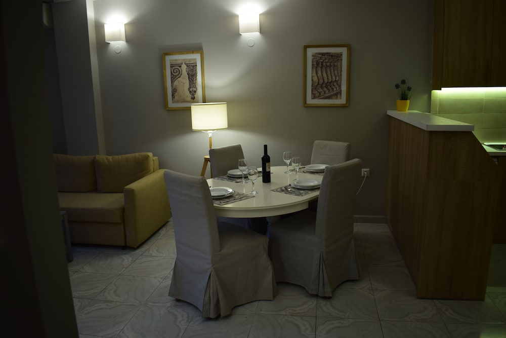 Regalo Apartments