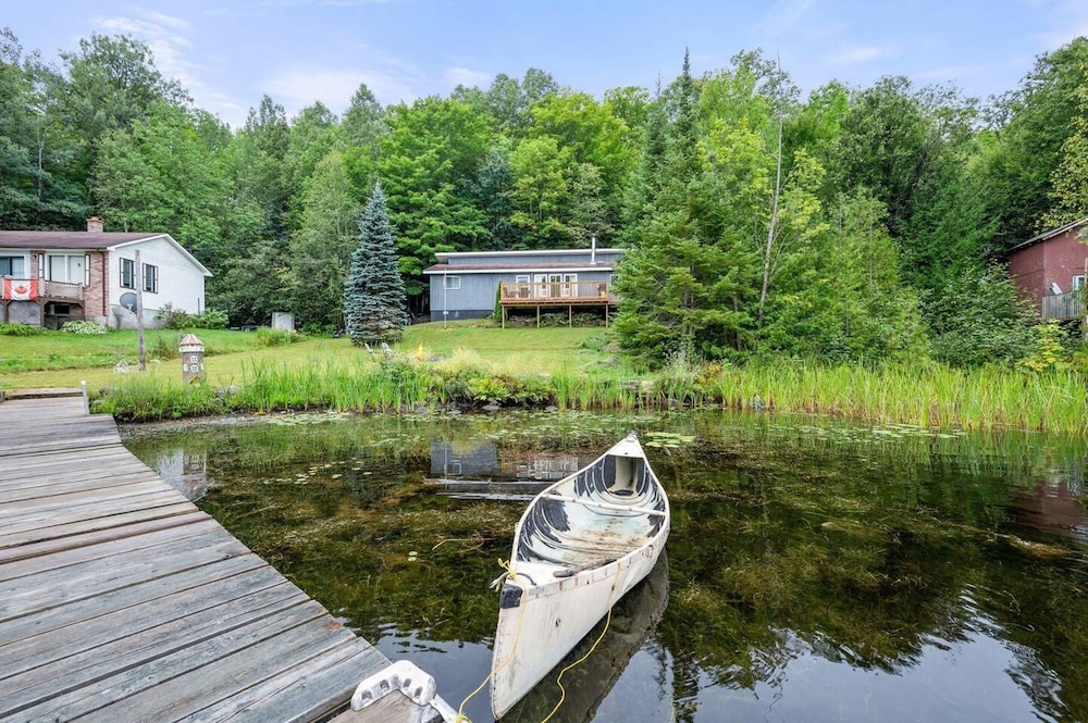 Quiet Spaciou Gorgeous Lakefront Cottage
