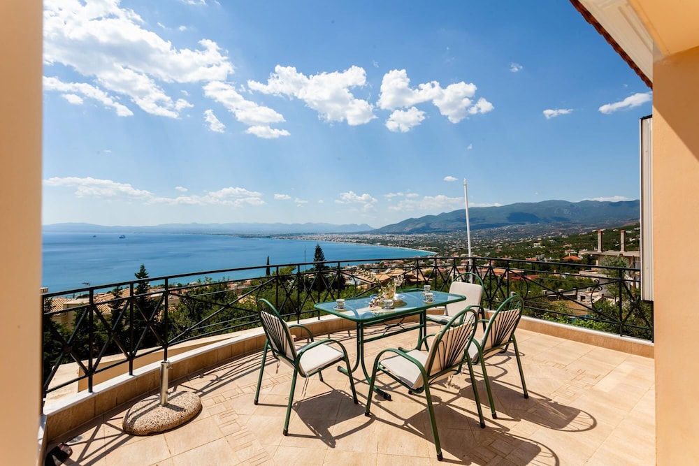 Verga Majestic Sunsets - Villa Close to the Beach photo 2