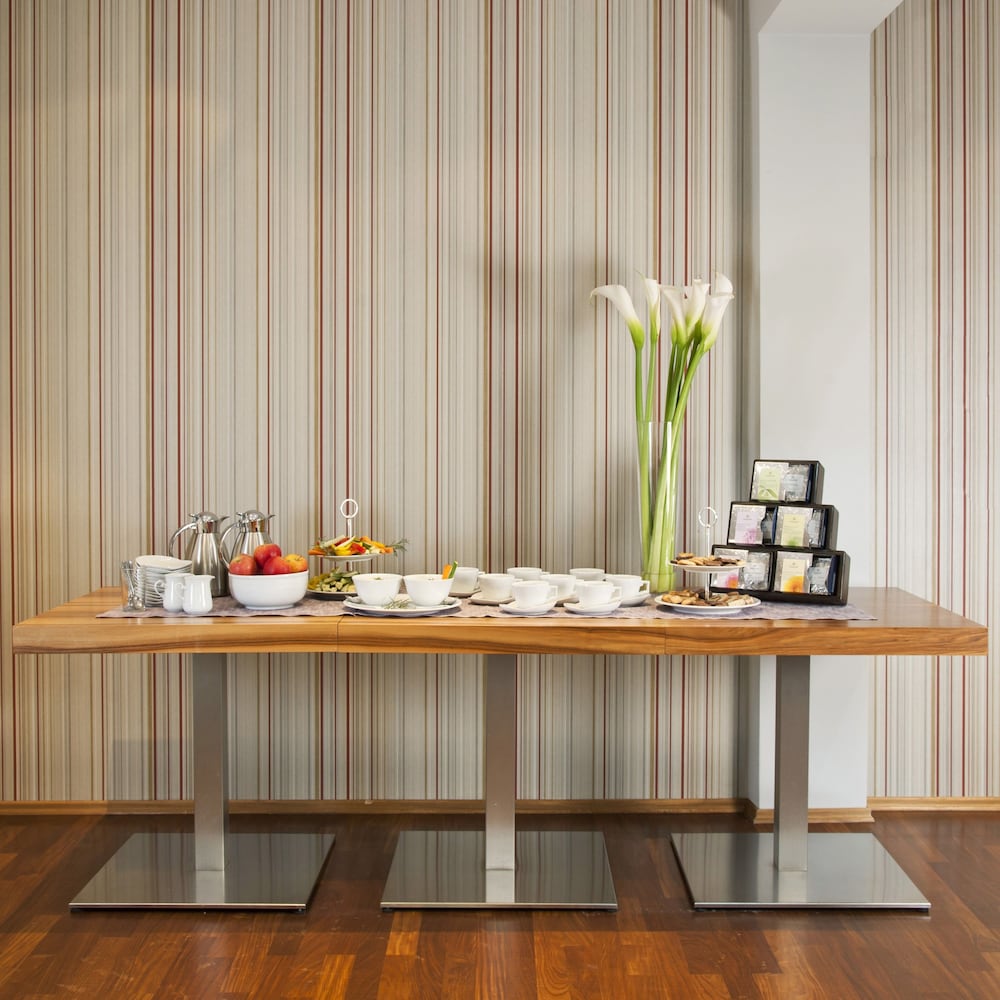 Frankfurt Vacations - Hotel Villa Orange - Property Image 19