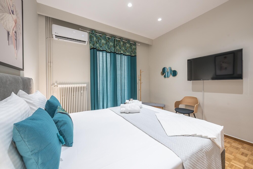 Elegant Mavili Suite by Cloudkeys