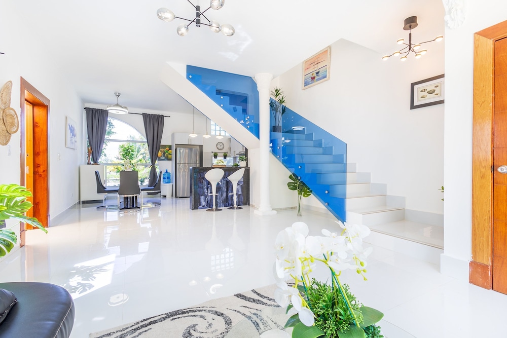 New Stylish 3BR Villa With Private Pool Terrace