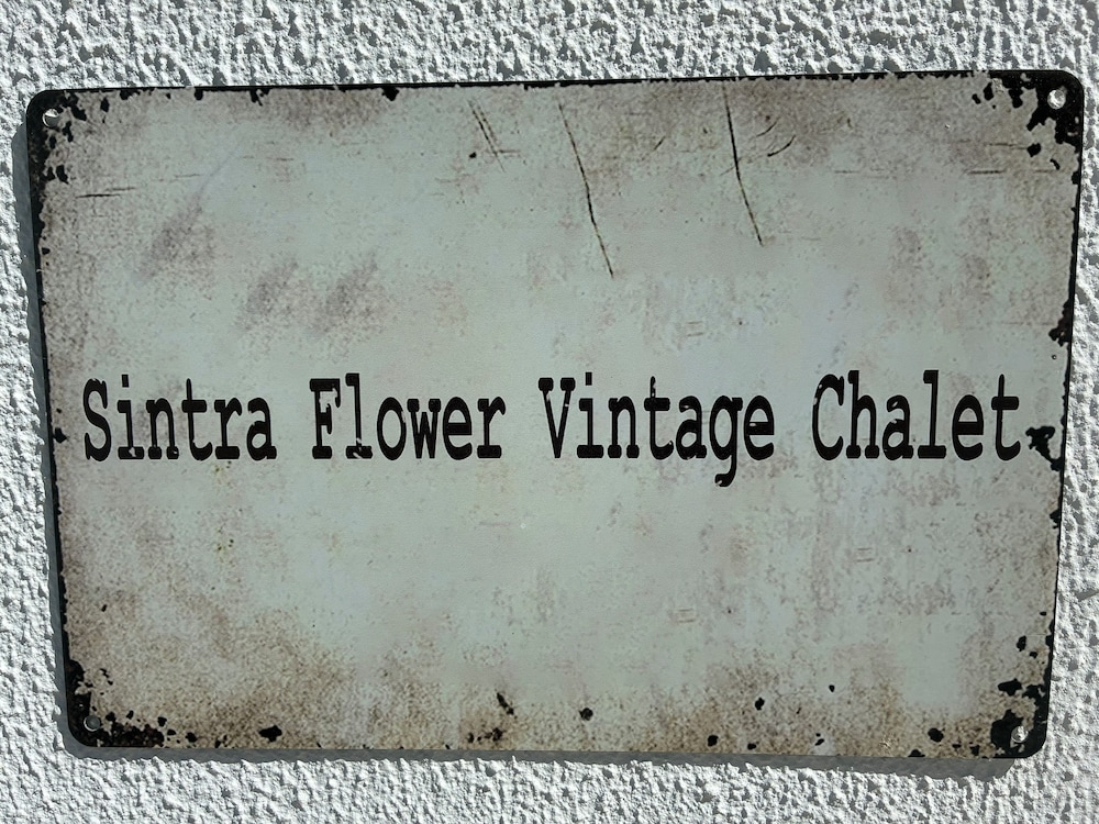 Sintra Flower Vintage Chalet