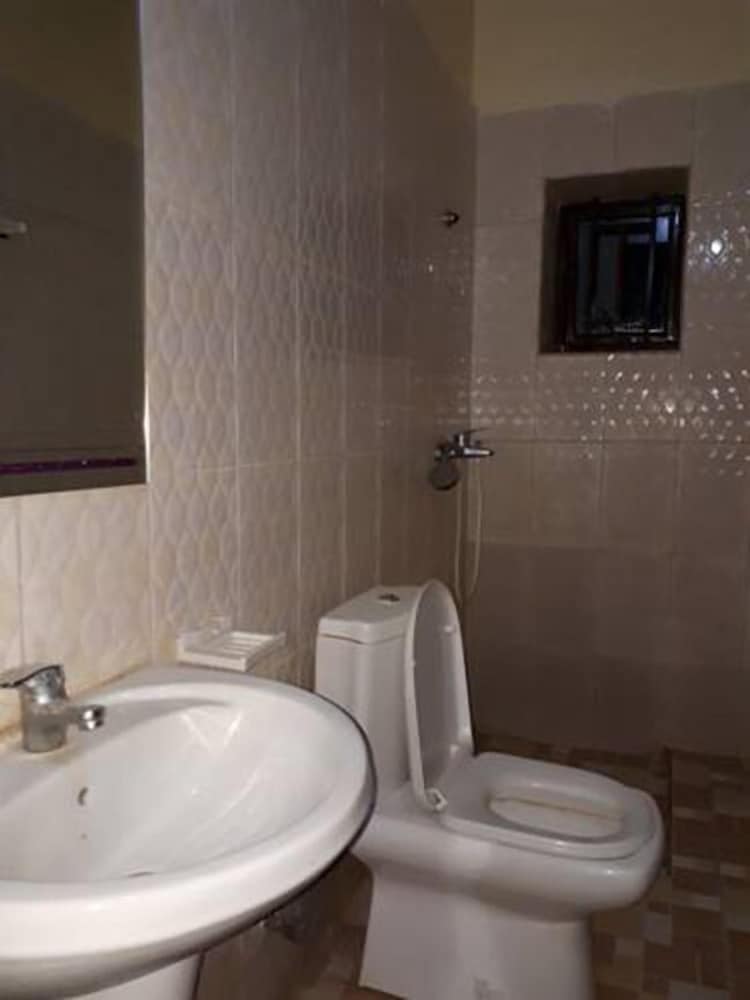 Airport Hill Guest House view 4