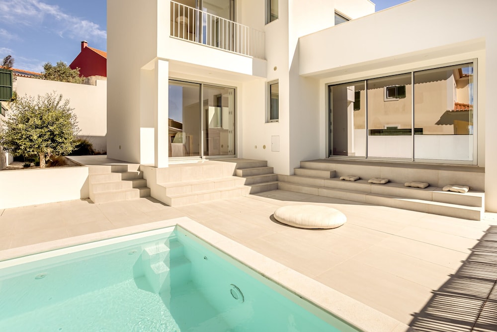 Ericeira Modern Bright With Pool by Homing