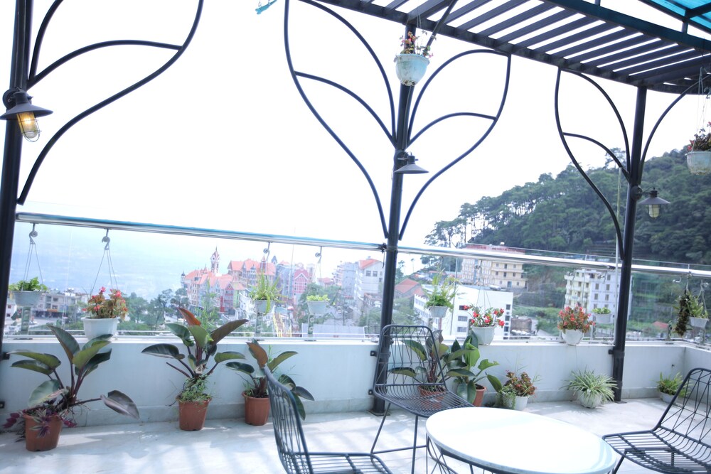 Royal Huy Tam Dao
