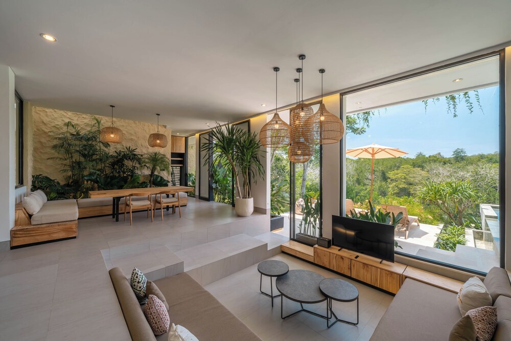 The Luminous Villa Uluwatu