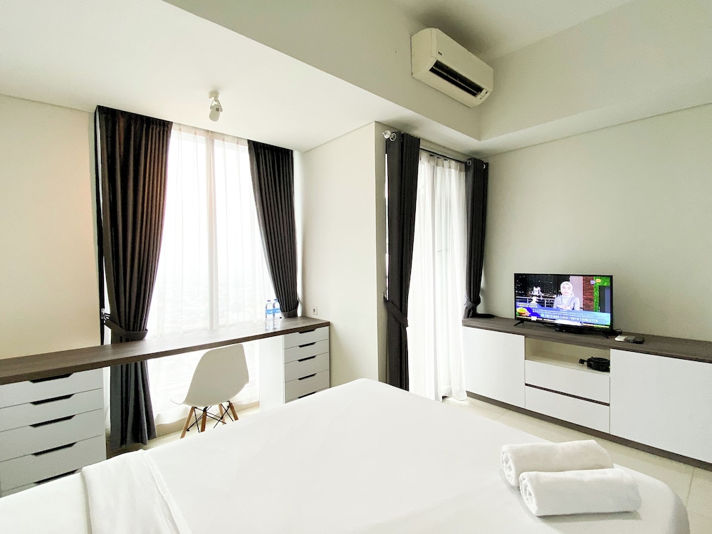 Modern Look Studio At Lrt City Bekasi Apartment