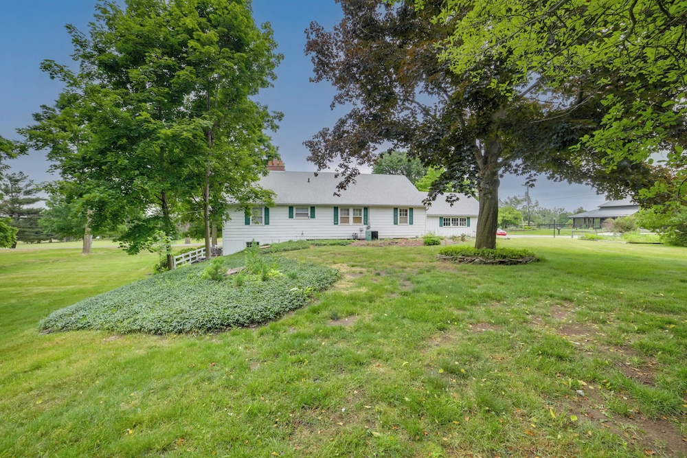 Cozy Hillsdale Home 1 Mi to Baw Beese Lake! - Property Image 20