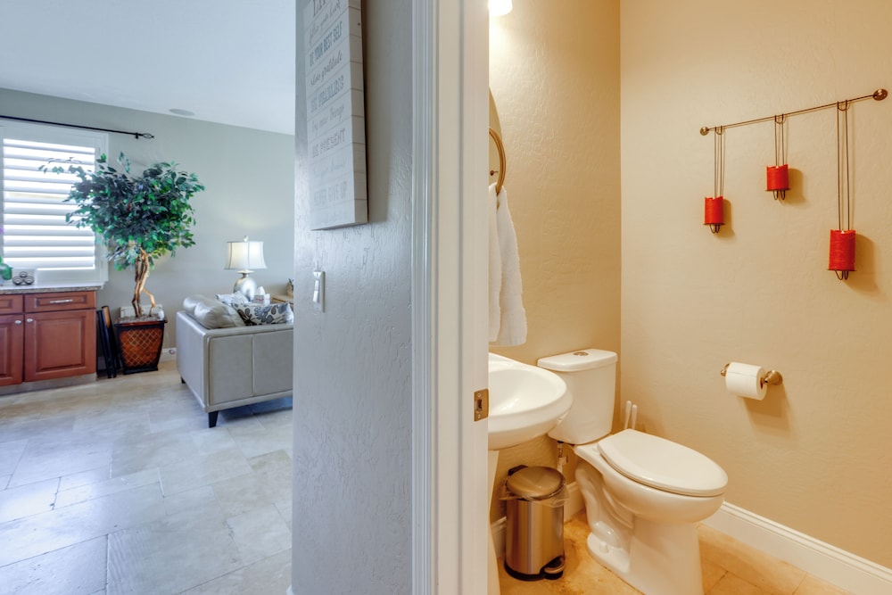 Private Yard & Fairway View: Phoenix Golf Retreat!