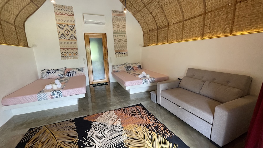Footprints Beach Resort 33