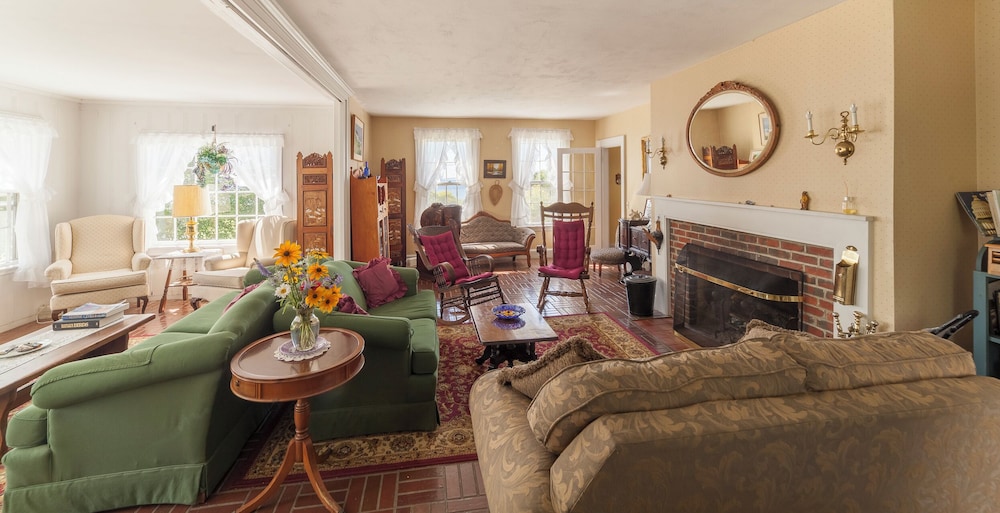 Acadia Oceanside Meadows Inn