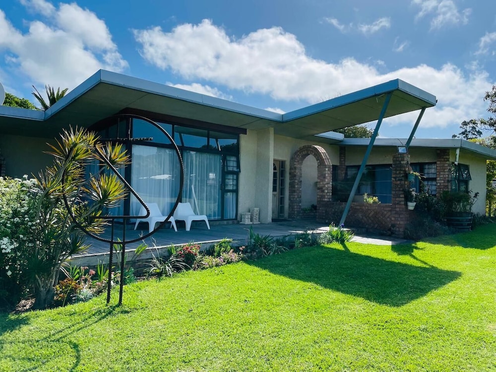 Sandpebbles Estate