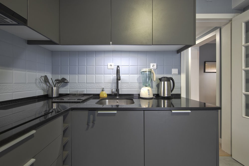 Jamor Terrace by Homing