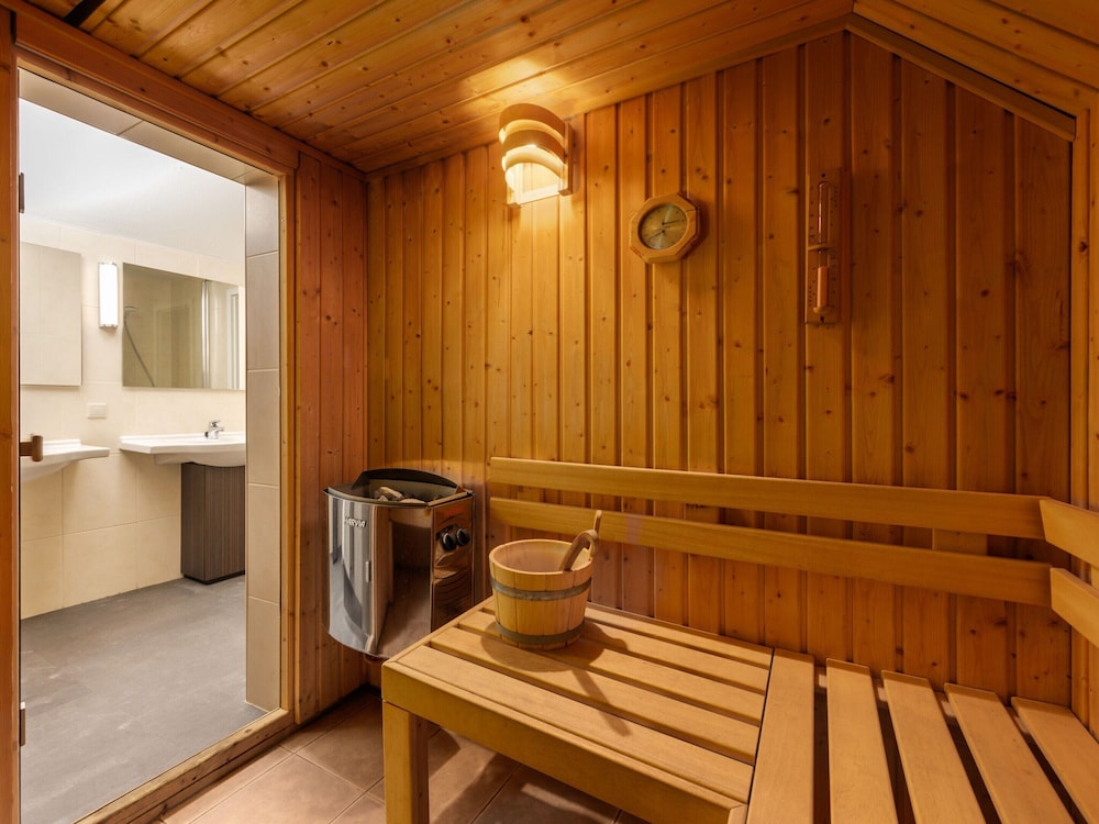 Koos Kidsvilla with 4 Bathrooms & Sauna near Cochem