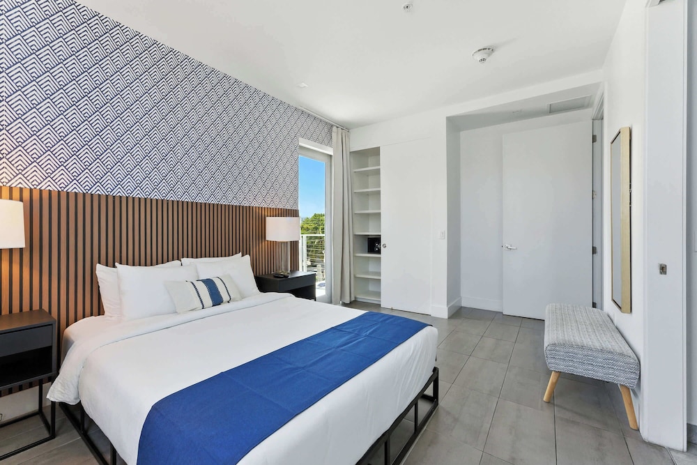 Modern South Beach 2 Bedroom Gem