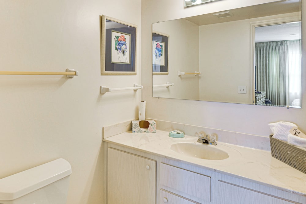 < 1/2 Mi to Coast: New Smyrna Beach Getaway