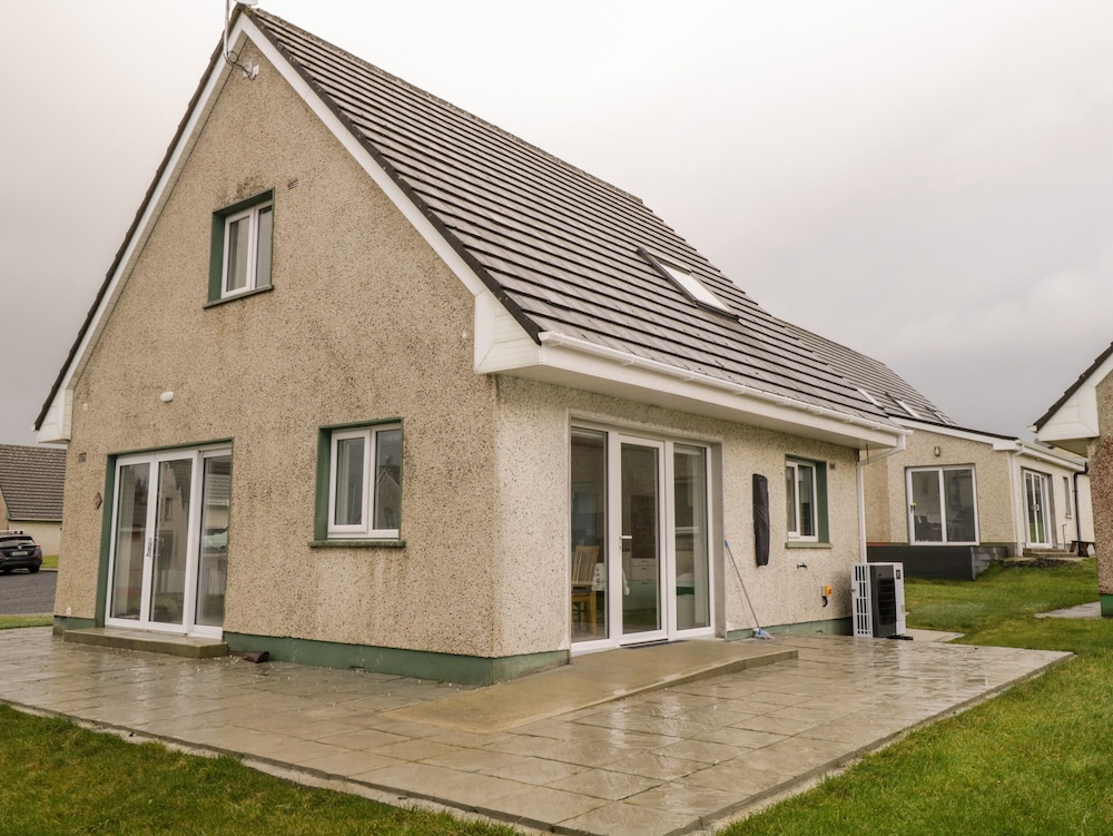 38 Carrowhubbock Holiday Village