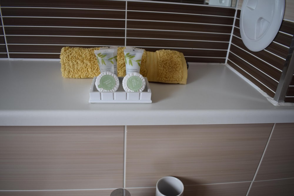 The Paisley Penthouse - Stunning View of the Abbey view 3