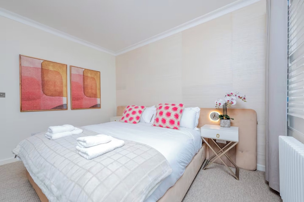 4 Guests - 20min to London - Free Parking - Petsok